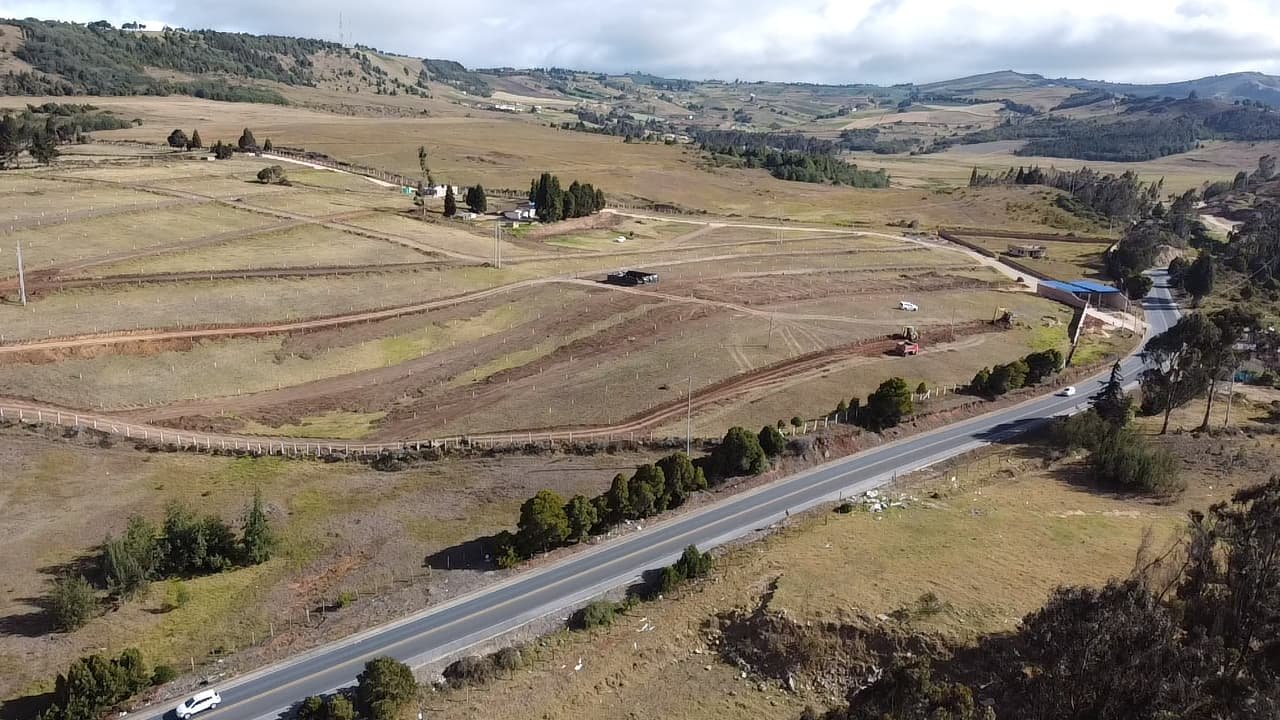 Vista de lote campestre premium en Tunja listo para construir